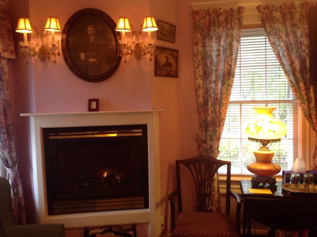 The Bradford Carver Guest House Provincetown Room photo