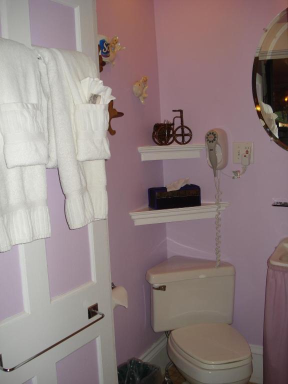 The Bradford Carver Guest House Provincetown Room photo